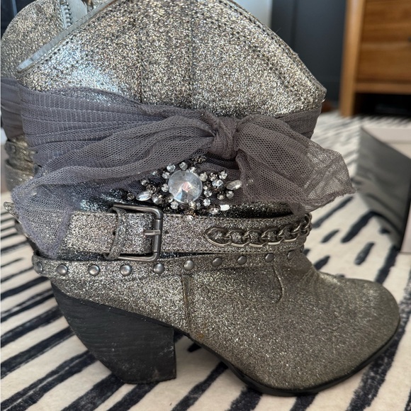 Not Rated Shoes - Fashion, sparkle ankle cowboy boots ❤️